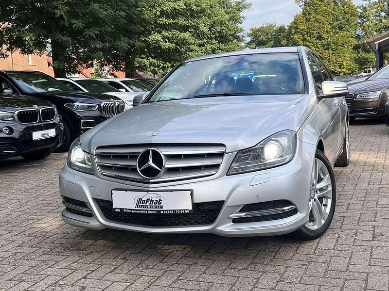 Iridiumsilber metalliclack Gebraucht 2013 Mercedes C180 Avantgarde Limousine | 7.950 € (Superpreis) - Bild 1/4