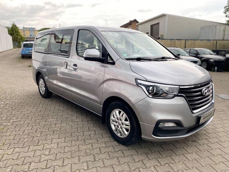 Gebraucht Hyundai H-1 170 PS (125 kW) 2020 Silber Van / Kleinbus
