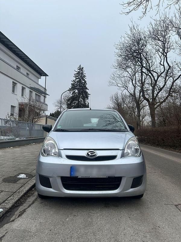 Silber Gebraucht 2009 Daihatsu Cuore Kleinwagen | 2.500 € (Teuer) - Bild 1/4