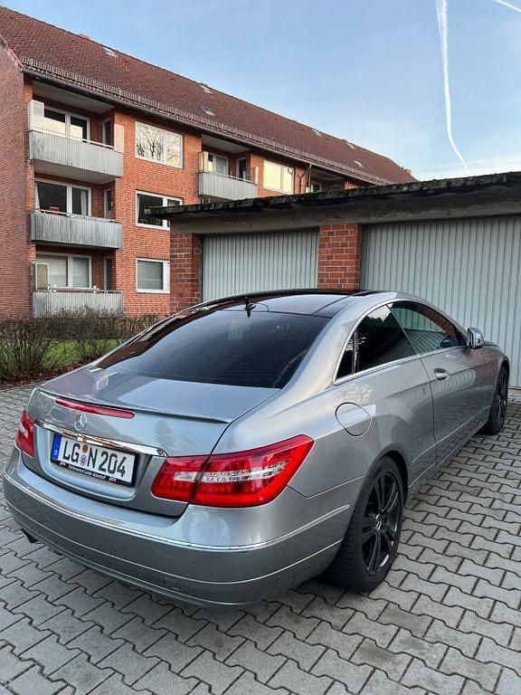 Second-hand Mercedes E250 204 CP (150 kW) 2011 Gri Coupe