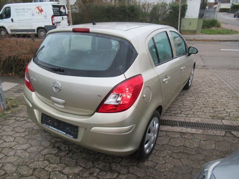 Gebraucht Opel Corsa Cosmo 80 PS (58 kW) 2008 Gold Limousine