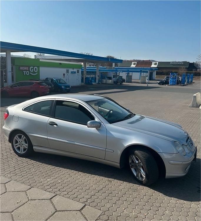 Gebraucht Mercedes C180 143 PS (105 kW) 2003 Silber Coupé