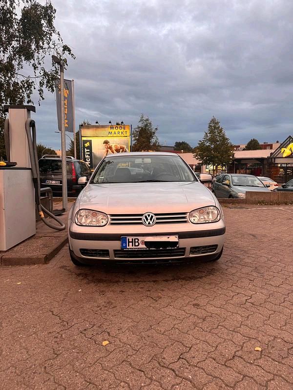Silber Gebraucht 2000 VW Golf IV Limousine | 2.499 € (Fairer Preis) - Bild 1/4
