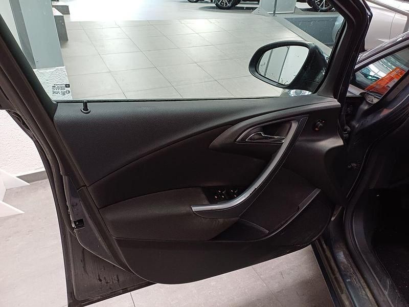 Gebraucht Opel Astra Edition 120 PS (88 kW) 2014 Grau Kombi