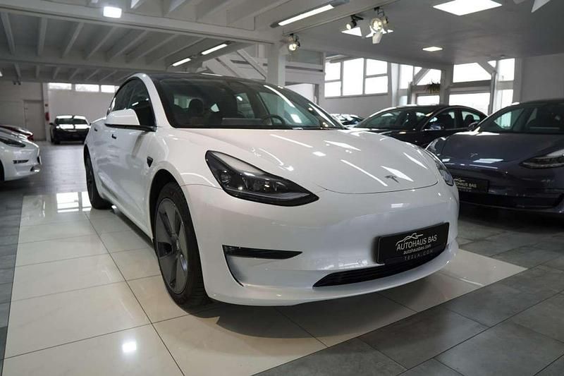 Gebraucht Tesla Model 3 235 kW (320 PS) 2023 Pearl white multi coat Limousine