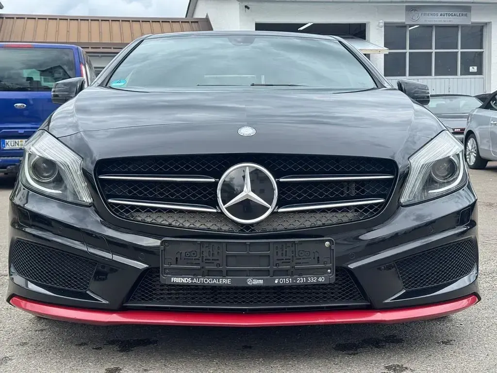 Gebraucht Mercedes A180 AMG line 122 PS (89 kW) 2014 Schwarz Limousine