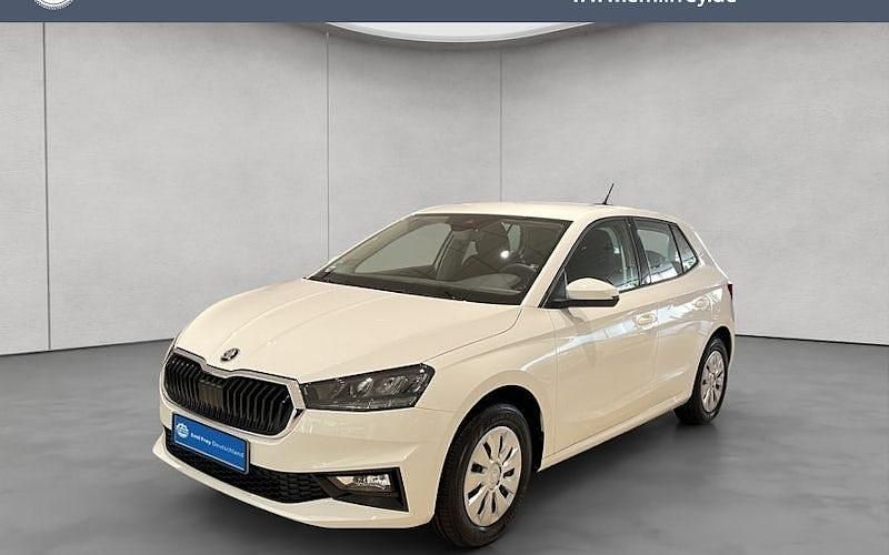 Weiß Gebraucht 2025 Skoda Fabia Selection Kleinwagen | 20.990 € (Fairer Preis) - Bild 1/4
