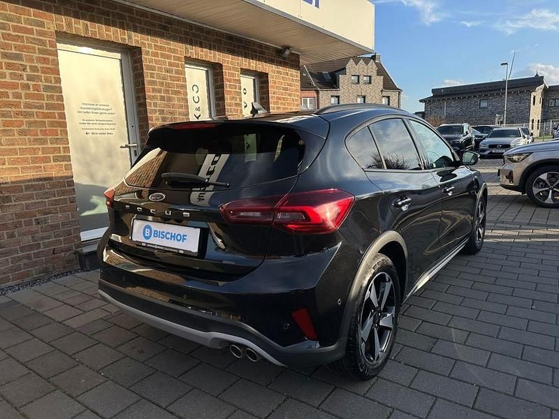 Gebraucht Ford Focus Active 125 PS (91 kW) 2024 Schwarz Limousine