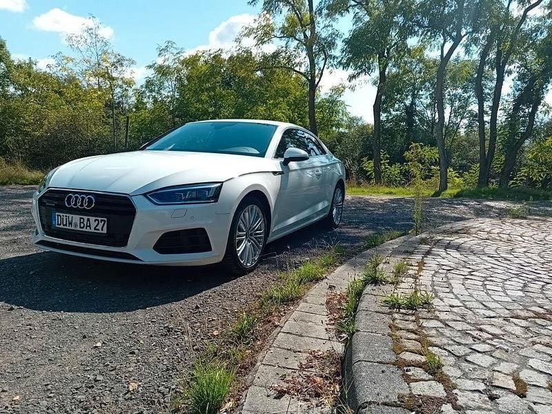 Weiß Gebraucht 2016 Audi A5 Ambiente Coupé | 17.000 € (Superpreis) - Bild 1/4