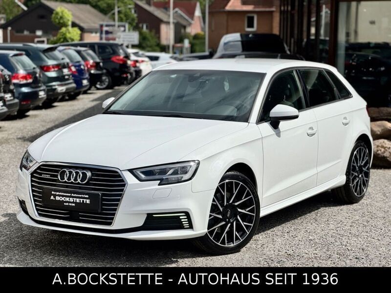 Weiß Gebraucht 2020 Audi A3 Sportback e-tron Sport Limousine | 19.990 € (Guter Preis) - Bild 1/4