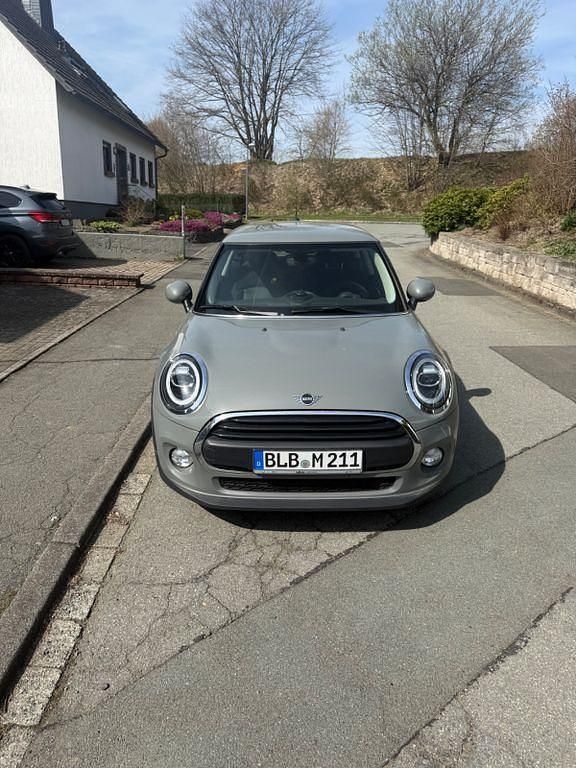 Gebraucht Mini ONE 102 PS (75 kW) 2019 Grau Kleinwagen