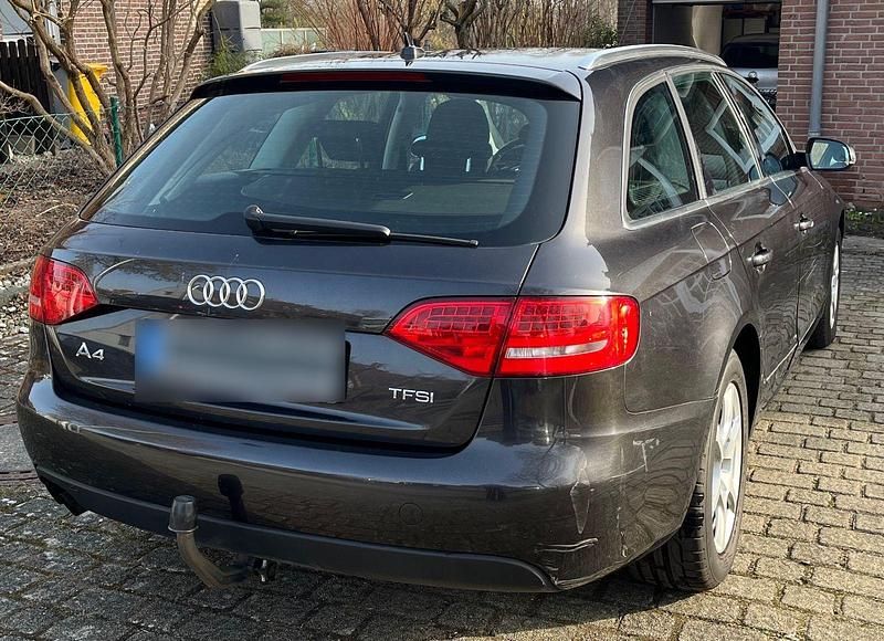 Gebraucht Audi A4 Attraction 160 PS (117 kW) 2011 Grau Kombi