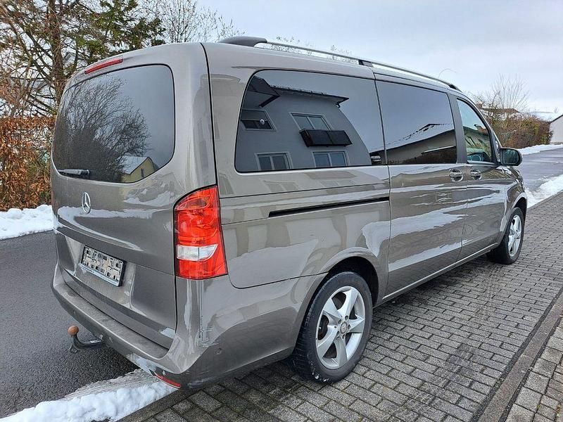 Gebraucht Mercedes V250 Edition 190 PS (139 kW) 2017 Grau Van / Kleinbus