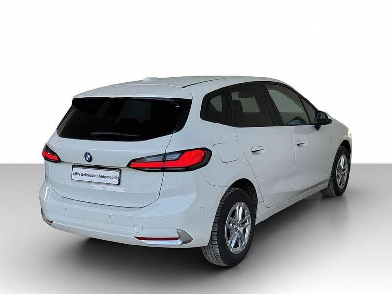 Gebraucht BMW 220 Active Tourer Sport Line 156 PS (114 kW) 2023 Weiß Van / Kleinbus