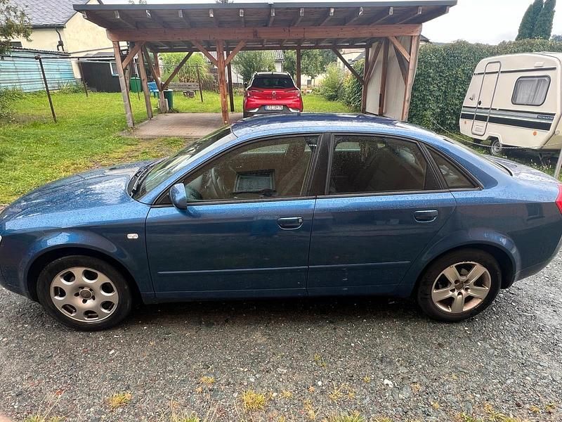 Blau Gebraucht 2003 Audi A4 Limousine | 1.000 € (Superpreis) - Bild 1/4