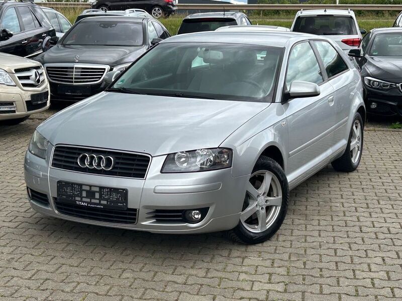 Lichtsilber metallic Gebraucht 2004 Audi A3 Attraction Kleinwagen | 2.850 € (Etwas zu teuer) - Bild 1/4