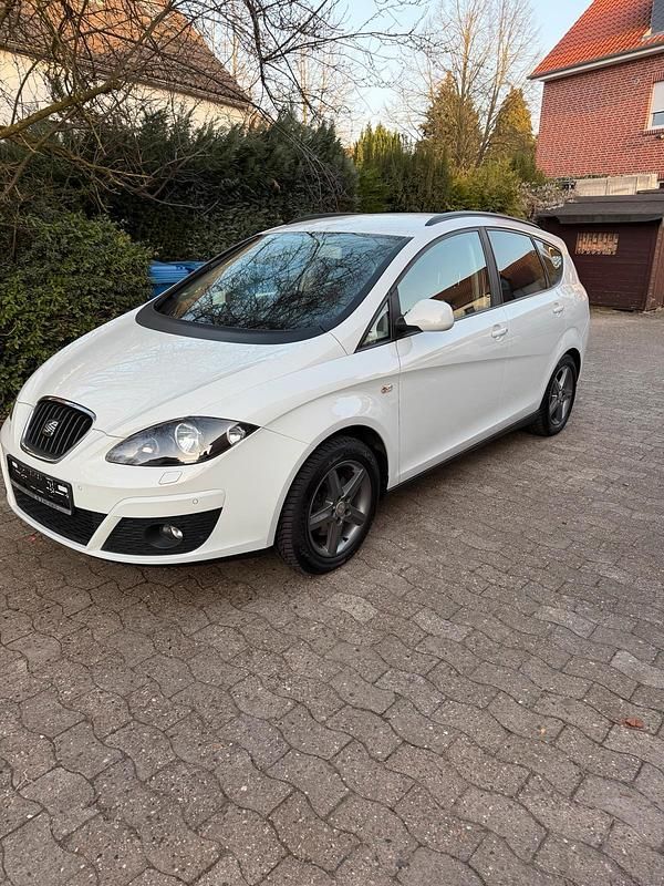 Gebraucht Seat Altea XL 105 PS (77 kW) 2014 Weiß Van / Kleinbus
