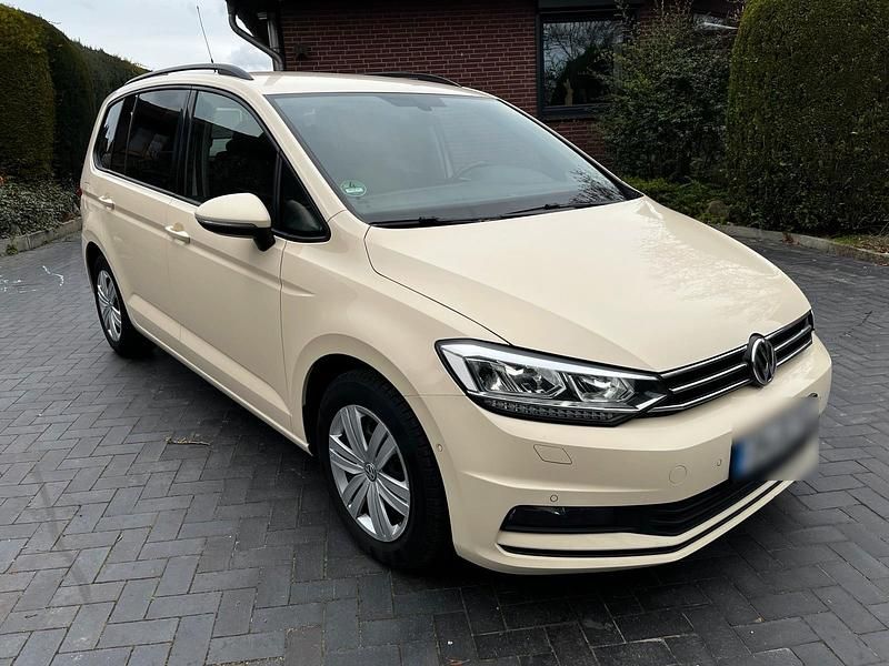 Gebraucht VW Touran 116 PS (85 kW) 2019 Beige Van / Kleinbus
