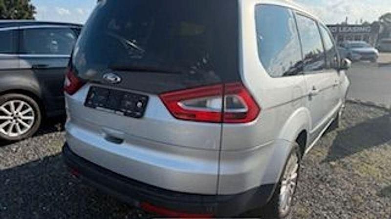 Grau Gebraucht 2013 Ford Galaxy Titanium Van / Kleinbus | 2.200 € (Superpreis) - Bild 1/4