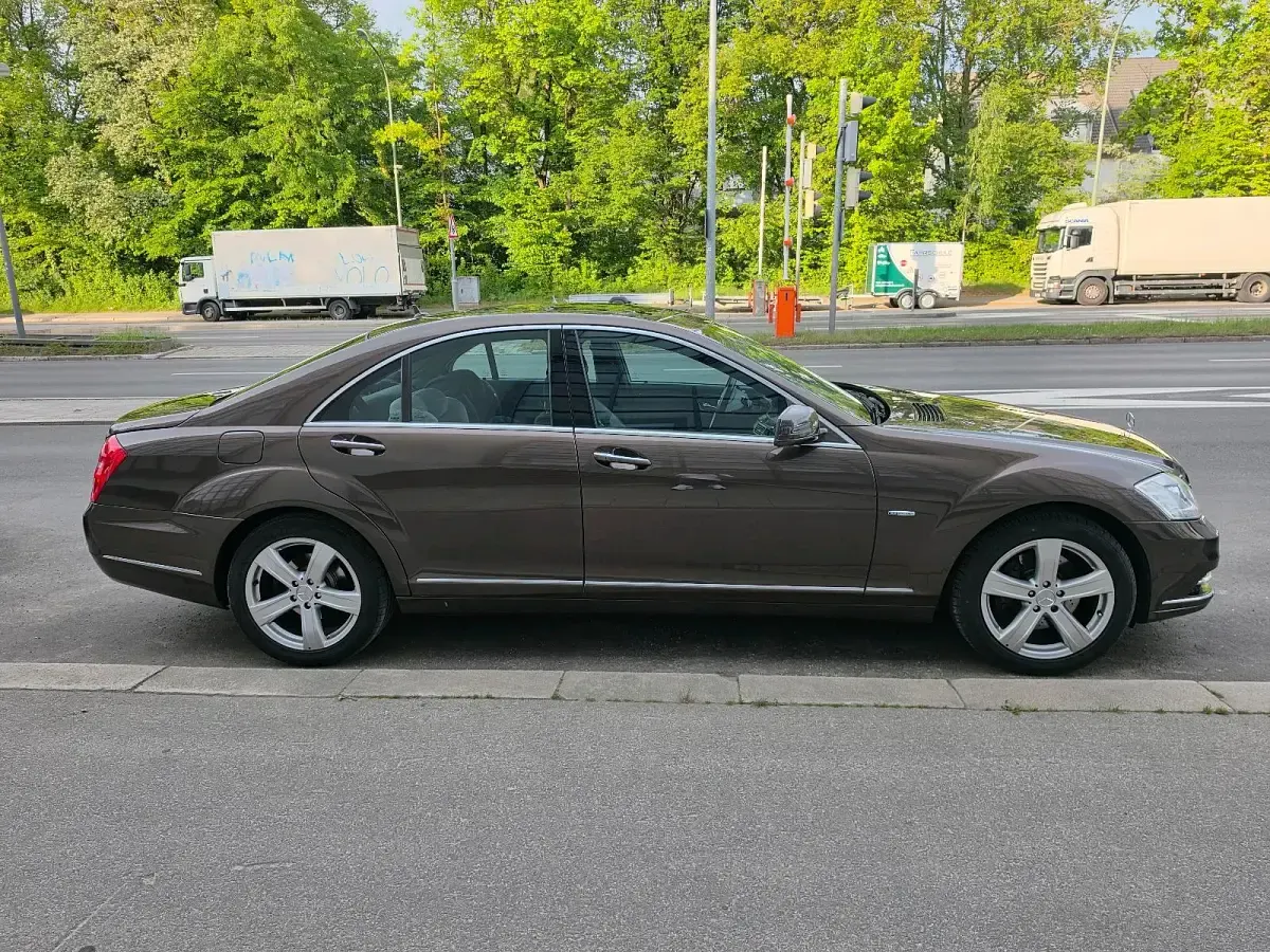 Gebraucht Mercedes S350 258 PS (189 kW) 2012 Braun Limousine