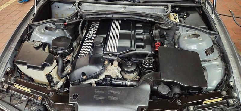 Gebraucht BMW 320 Sport Line 170 PS (125 kW) 2003 Grau Limousine