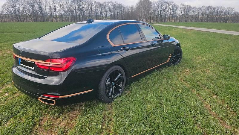 Gebraucht BMW 750 450 PS (330 kW) 2016 Schwarz Limousine
