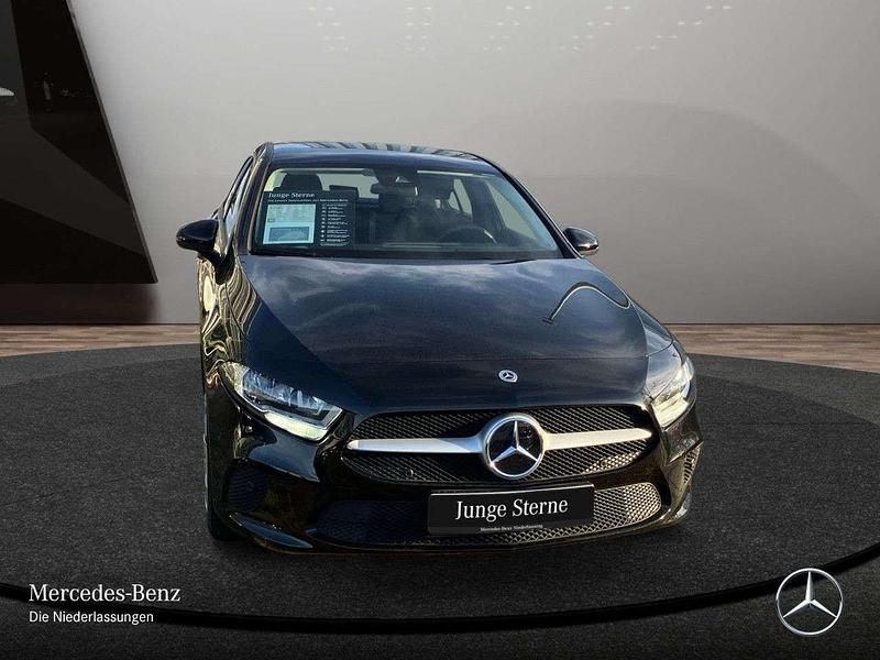 Gebraucht Mercedes A250 Advanced 160 PS (117 kW) 2022 Schwarz Limousine