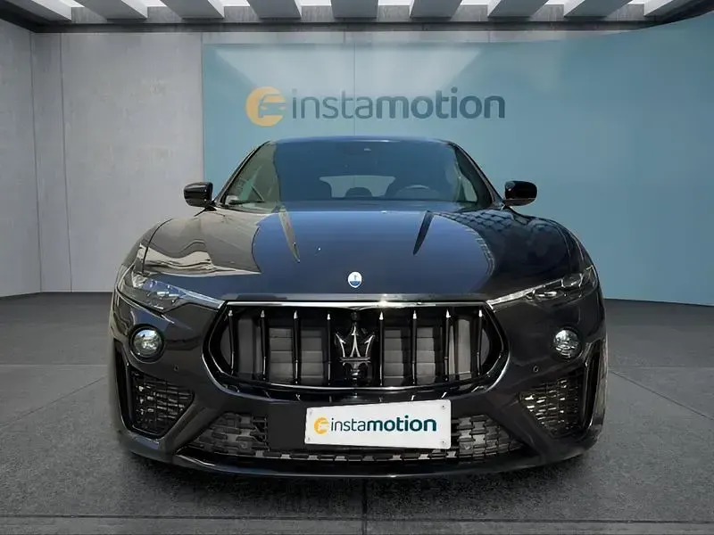 Gebraucht Maserati Levante 430 PS (316 kW) 2022 Schwarz SUV