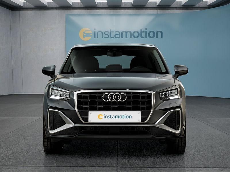 Neu Audi Q2 150 PS (110 kW) 2025 Grau SUV