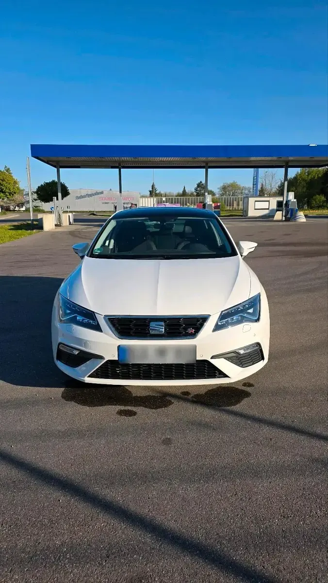 Używany Seat Leon FR 125 KM (91 kW) 2018 Biały Hatchback