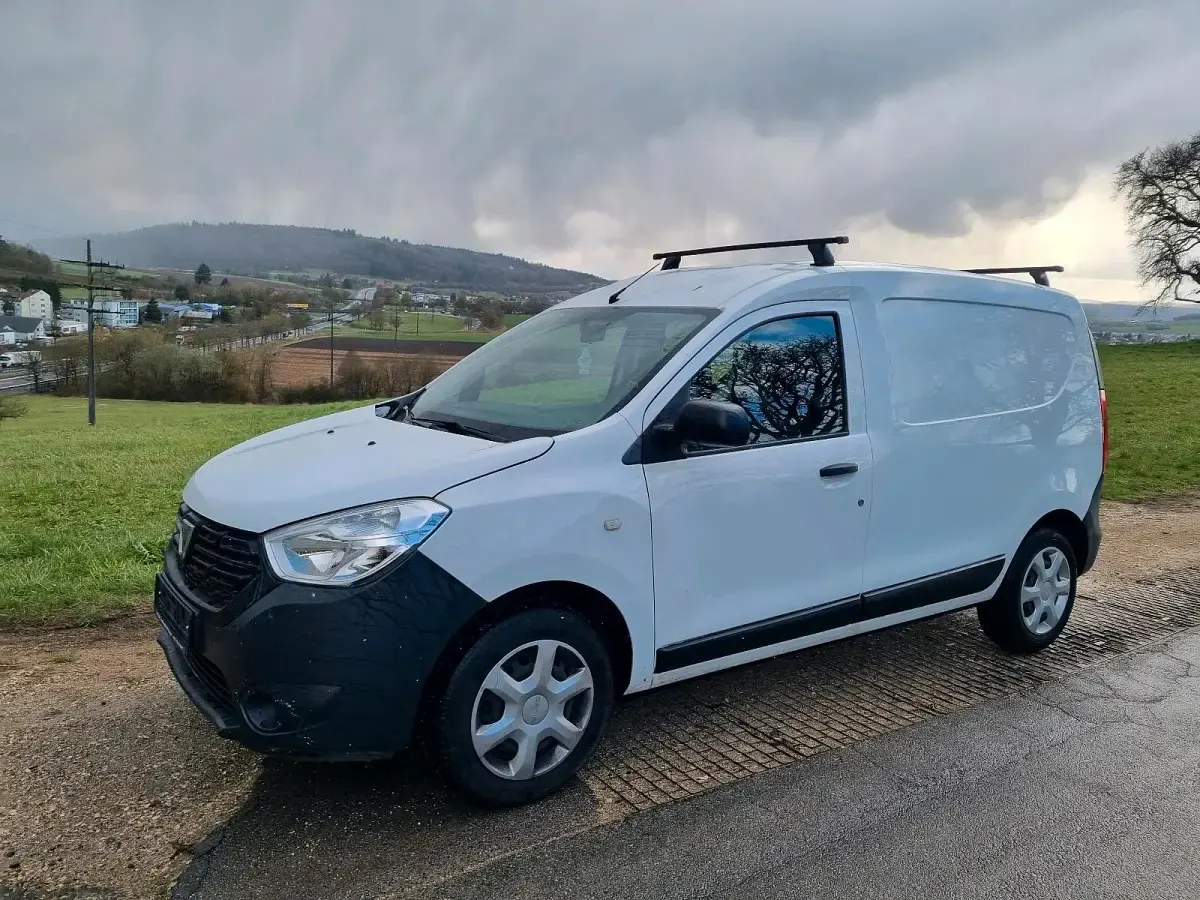 Gebraucht Dacia Dokker Essentiel 75 PS (55 kW) 2020 Gletscherweiss Van / Kleinbus