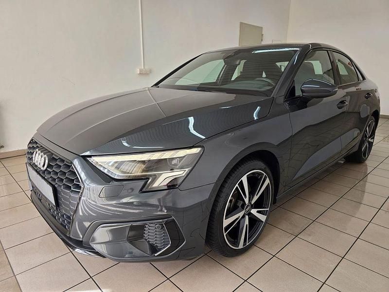 Grau Gebraucht 2021 Audi A3 Advanced Limousine | 26.990 € (Etwas zu teuer) - Bild 1/4