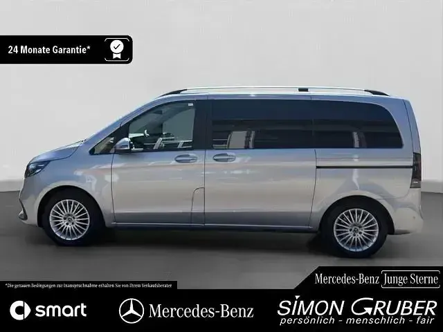 Gebraucht Mercedes V250 Style 190 PS (139 kW) 2025 Silber Van / Kleinbus