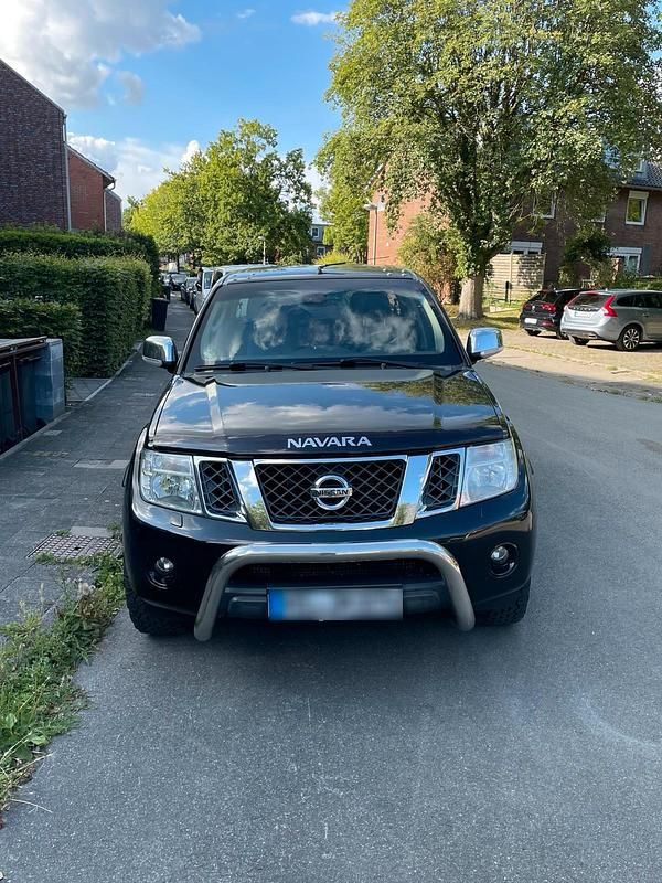 Gebraucht Nissan Navara 213 PS (156 kW) 2014 Schwarz Pickup