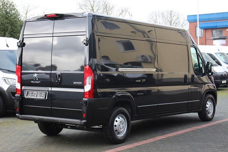 Gebraucht Peugeot Boxer 165 PS (121 kW) 2024 Gris graphito Van