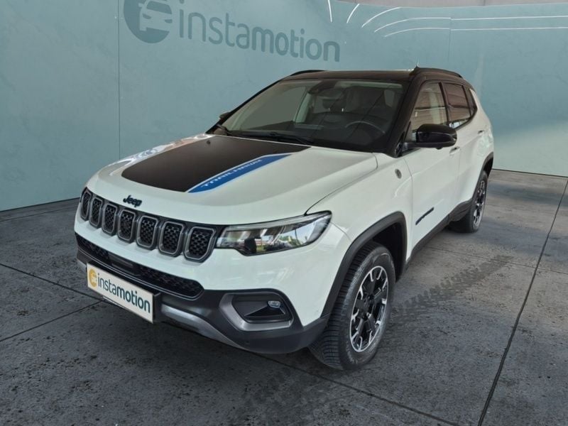 Gebraucht Jeep Compass Trailhawk 241 PS (177 kW) 2023 Weiß SUV
