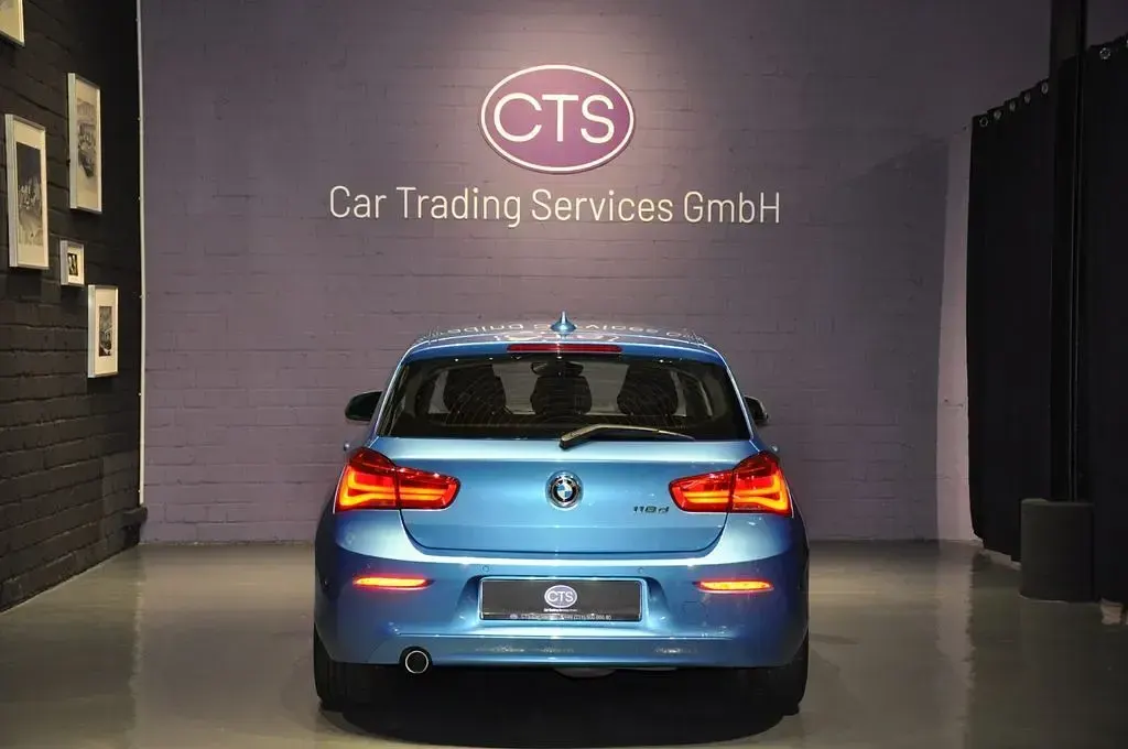 Gebraucht BMW 118 Advantage 150 PS (110 kW) 2018 Blau Kleinwagen