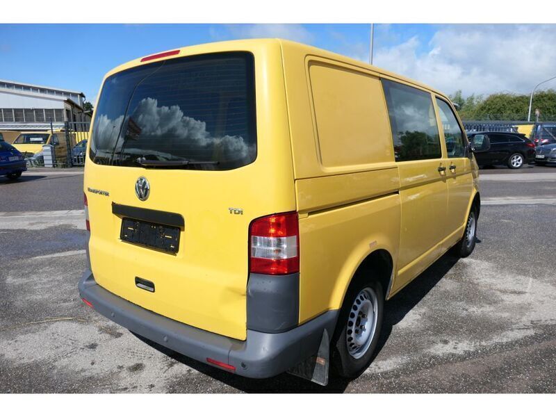 Gebraucht VW T5 84 PS (61 kW) 2010 Ginstergelb r1032 Van