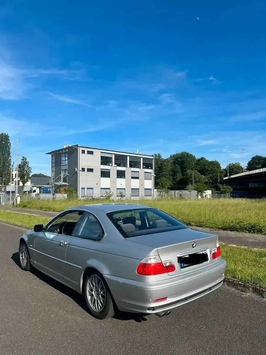Gebraucht BMW 320 170 PS (125 kW) 2001 Silber Coupé