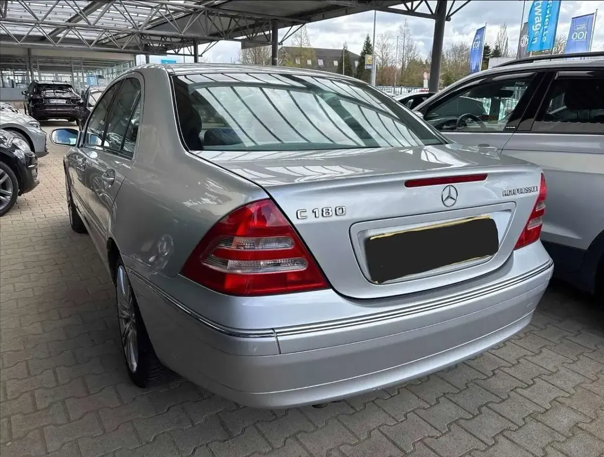 Gebraucht Mercedes C180 143 PS (105 kW) 2003 Silber Limousine