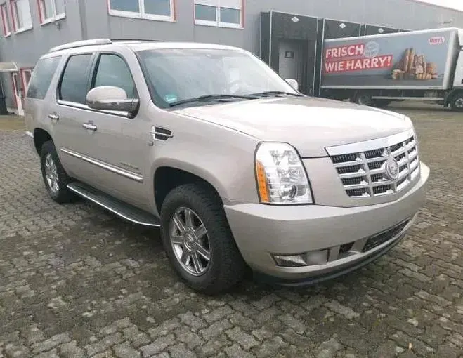 Gebraucht Cadillac Escalade 409 PS (300 kW) 2010 Grau SUV