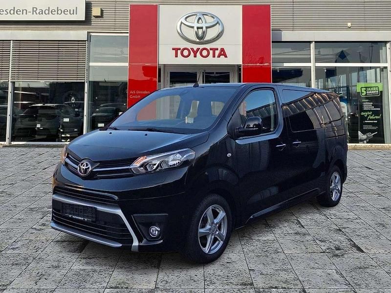 Gebraucht Toyota Proace Verso Team 177 PS (130 kW) 2022 Schwarz Kombi