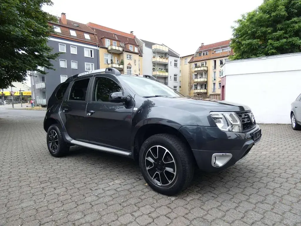 Gebraucht Dacia Duster Black Shadow 125 PS (91 kW) 2017 Grau SUV