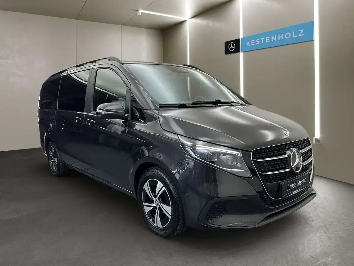 Gebraucht Mercedes V250 190 PS (139 kW) 2025 Graphitgrau Van / Kleinbus