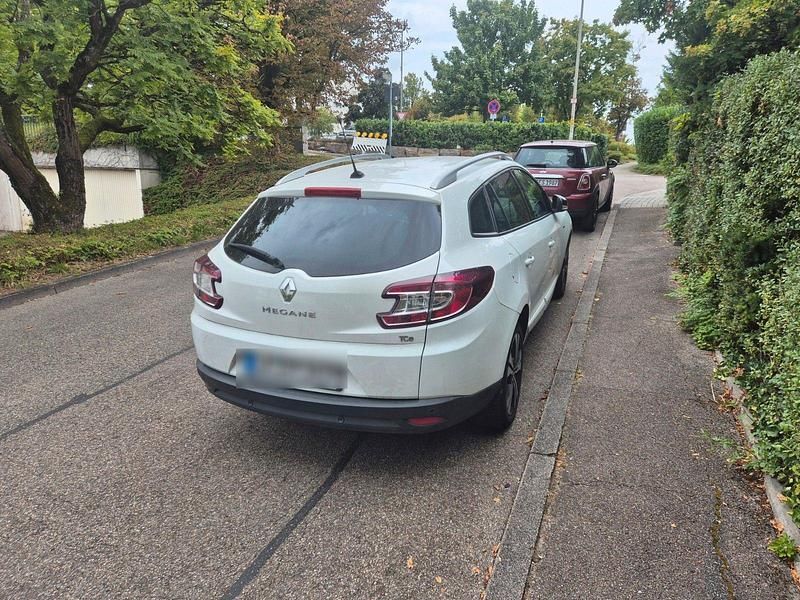 Gebraucht Renault Mégane GrandTour Bose Edition 116 PS (85 kW) 2012 Weiß Kombi