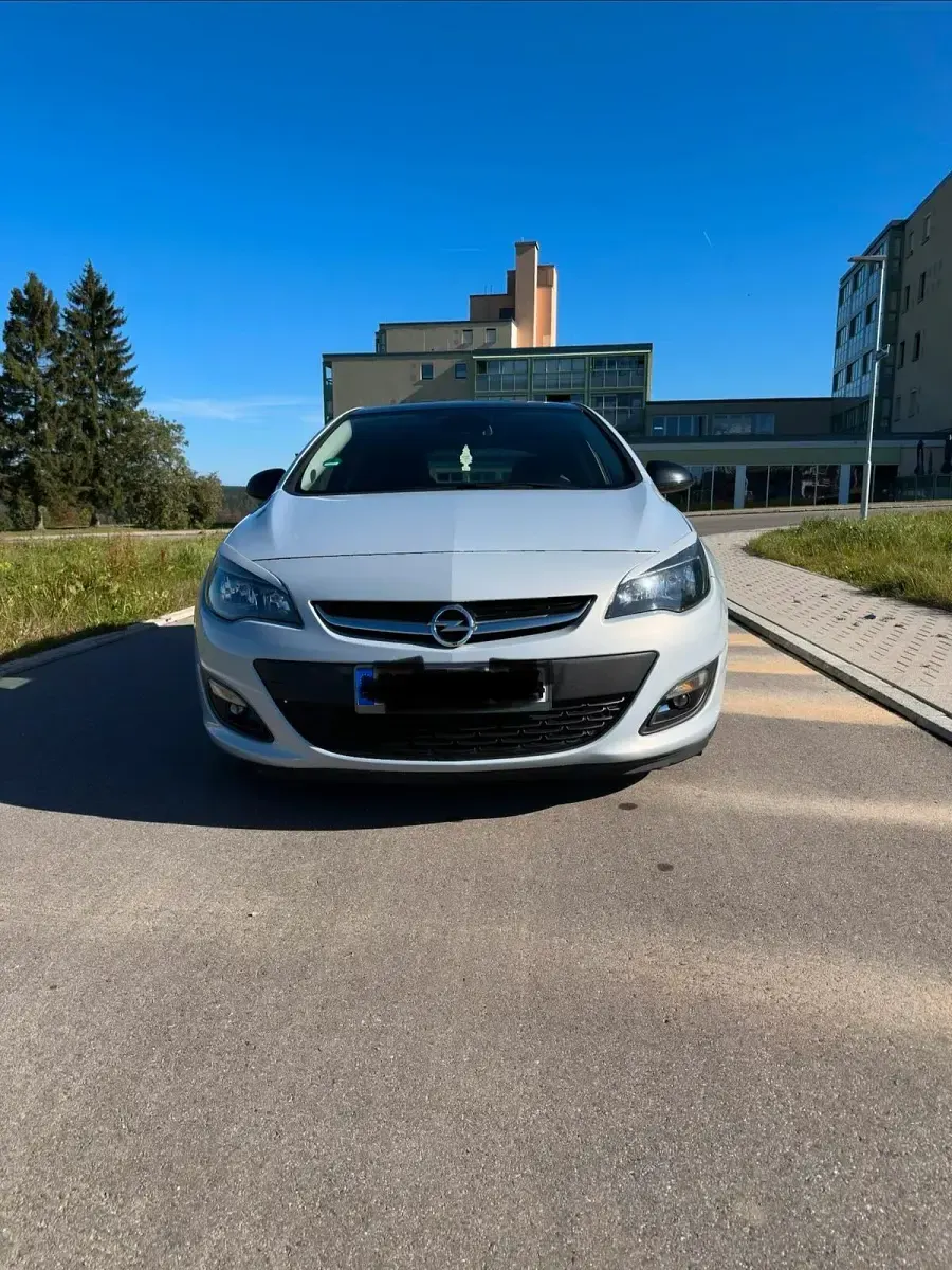 Gebraucht Opel Astra 140 PS (102 kW) 2015 Grau Limousine
