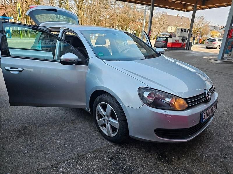 Gebraucht VW Golf VII Highline 140 PS (102 kW) 2012 Silber Limousine