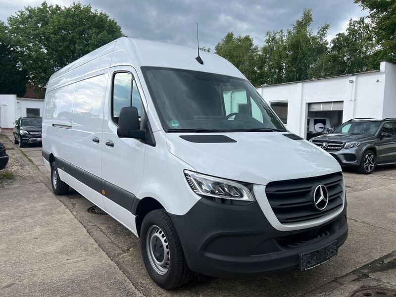 Arktikweiss Gebraucht 2023 Mercedes Sprinter Van | 44.490 € (Etwas zu teuer) - Bild 1/4