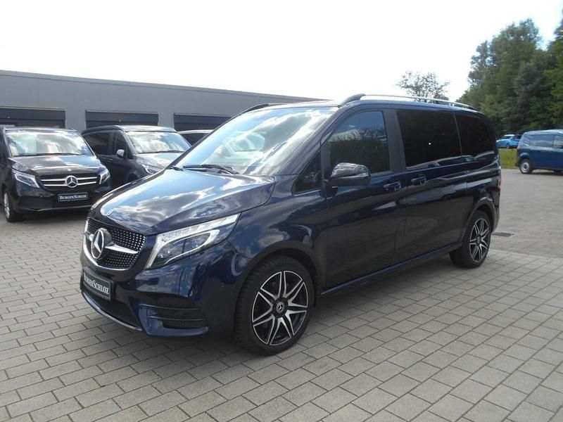 Blau Gebraucht 2020 Mercedes V300 AMG Van / Kleinbus | 48.660 € (Superpreis) - Bild 1/4