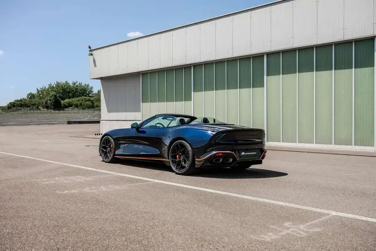 Gebraucht Aston Martin Vanquish 835 PS (614 kW) 2025 Blau Cabrio